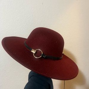Burgundy round brim hat NWT